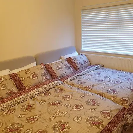 London Luxury 2 Bedroom Flat Sleeps 8 Free Parking East Barnet Exterior photo