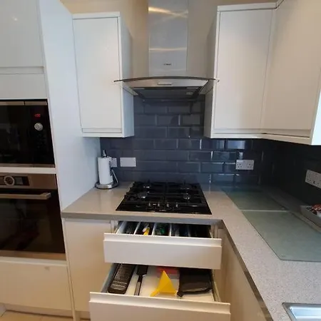 London Luxury 2 Bedroom Flat Sleeps 8 Free Parking East Barnet Exterior photo
