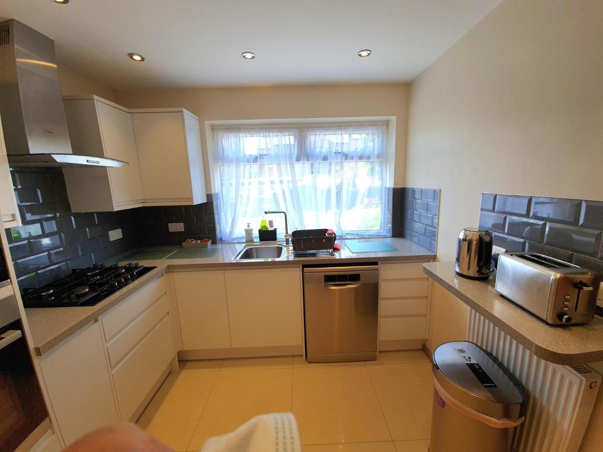 Apartment London Luxury 2 Bedroom Flat Sleeps 8 Free Parking