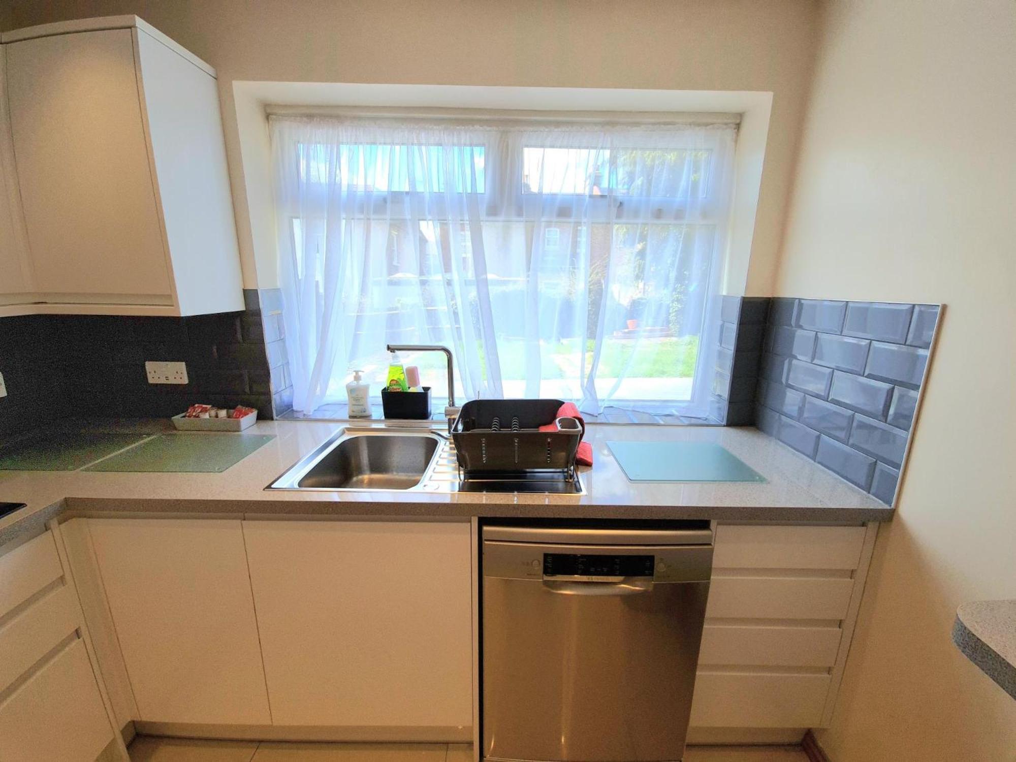 Apartment London Luxury 2 Bedroom Flat Sleeps 8 Free Parking East Barnet