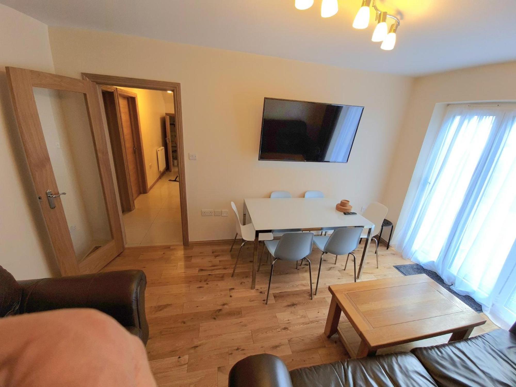 Apartment London Luxury 2 Bedroom Flat Sleeps 8 Free Parking *