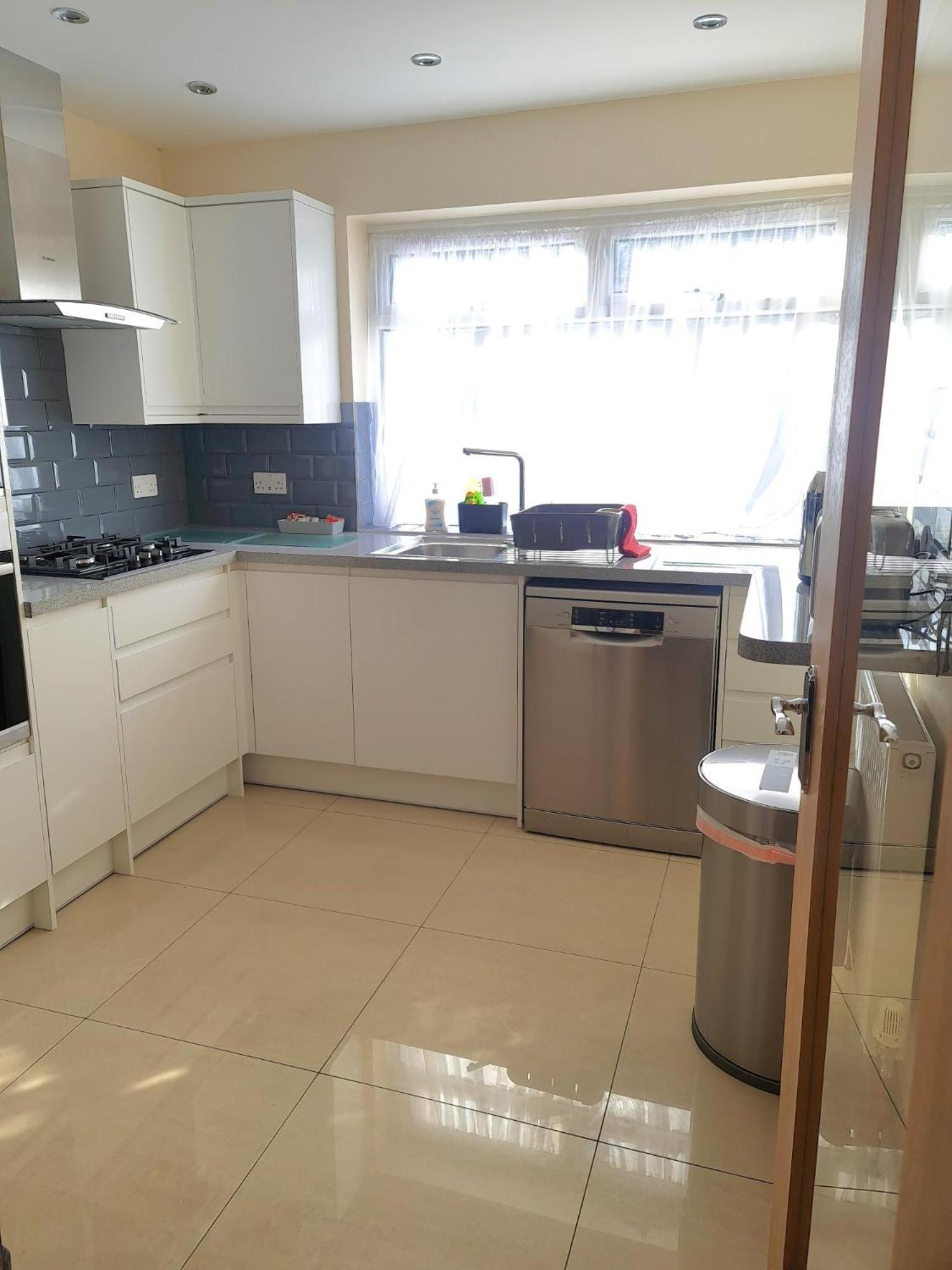 Apartment London Luxury 2 Bedroom Flat Sleeps 8 Free Parking East Barnet