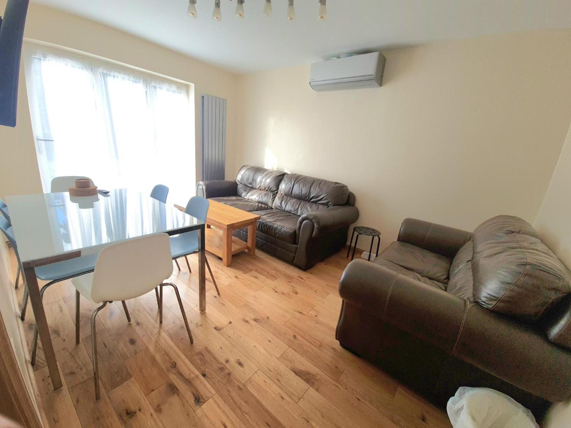 London Luxury 2 Bedroom Flat Sleeps 8 Free Parking East Barnet