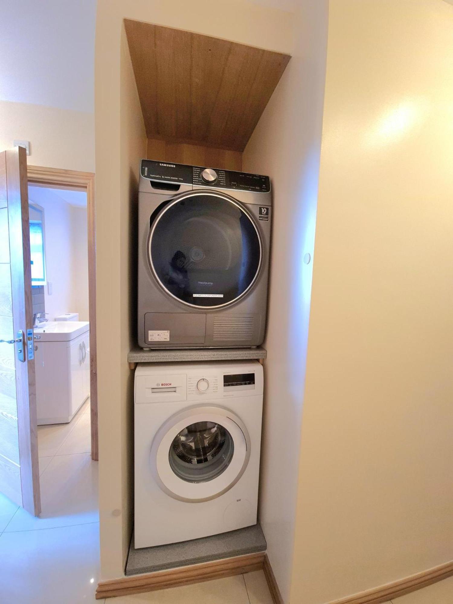 London Luxury 2 Bedroom Flat Sleeps 8 Free Parking * East Barnet